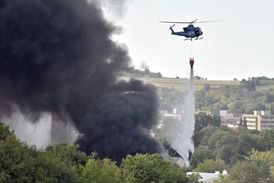 Do akce byl povolán i vrtulník.