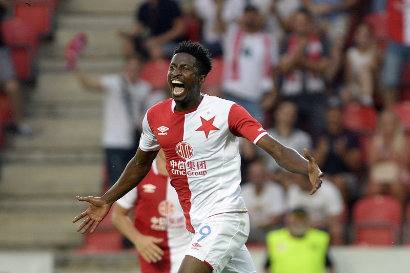 Fotbalisté pražské Slavie odcestovali na odvetu do Kyjeva. Fotbalisté pražské Slavie odcestovali na odvetu do Kyjeva.