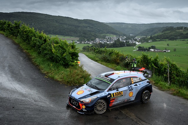 Hyundai Motorsport zabojuje o umístění na stupních vítězů.