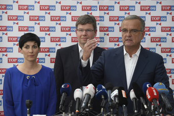 Markéta Pekarová-Adamová, Jiří Pospíšil a Miroslav Kalousek.