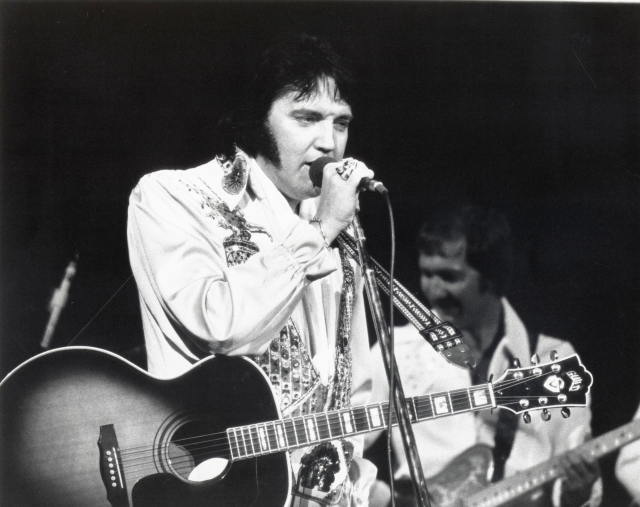 "Král rokenrolu" Elvis Presley.