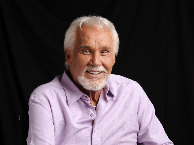 Legenda country hudby Kenny Rogers. Legenda country hudby Kenny Rogers.