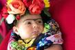Liberty jako mexická malířka Frida Kahlo.