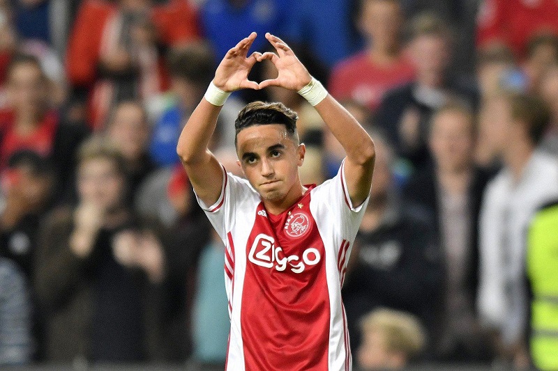 Zdravotní stav jednadvacetiletého fotbalisty Abdelhaka Nouriho se zlepšuje.