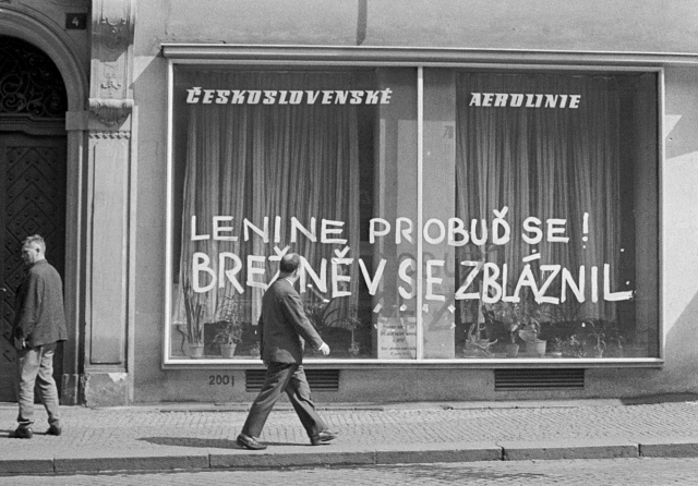 Srpnové události 1968 v pražských ulicích. Srpnové události 1968 v pražských ulicích.