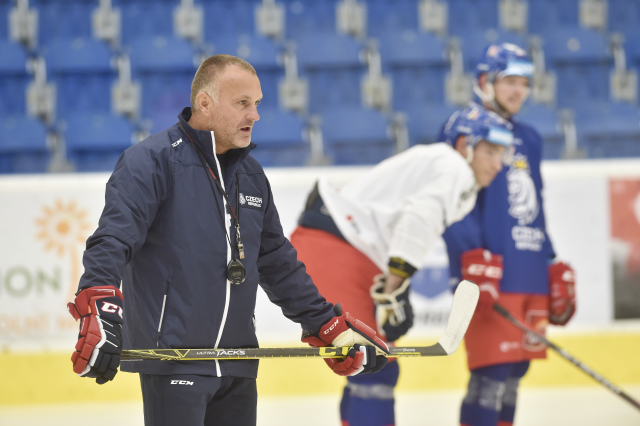 Robert Reichel, asistent kouče Říhy.