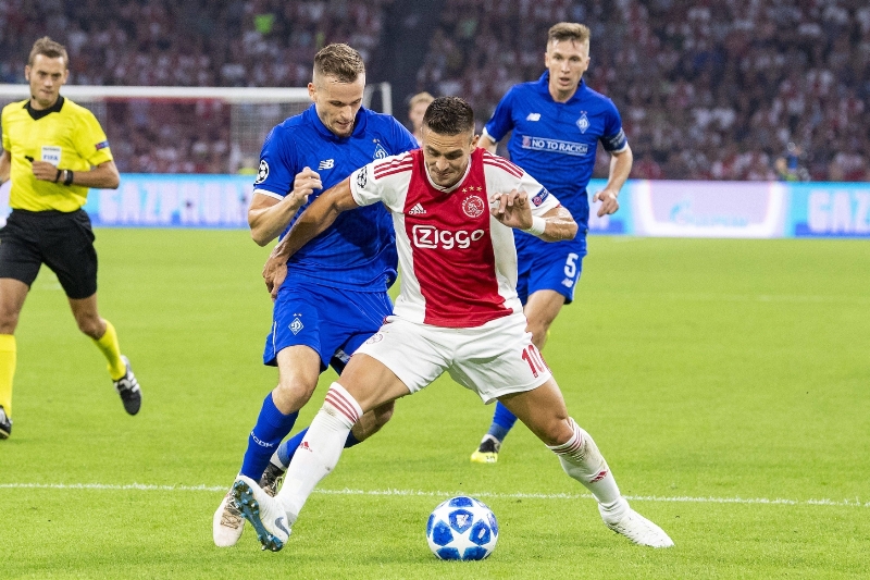 Ajax si na domácím hřišti poradil s Dynamem Kyjev. Ajax si na domácím hřišti poradil s Dynamem Kyjev.
