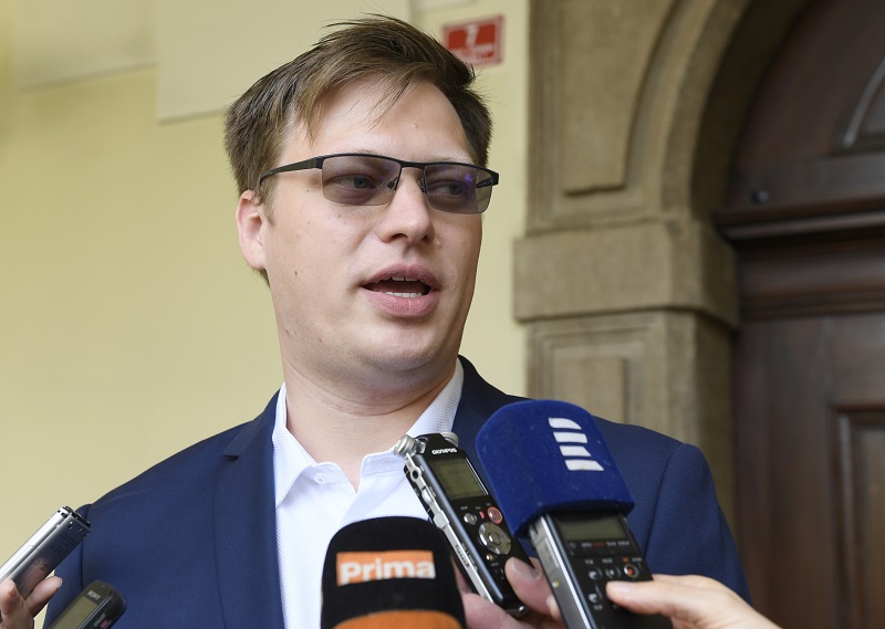 Předseda sněmovní komise k OKD Lukáš Černohorský (Piráti). Předseda sněmovní komise k OKD Lukáš Černohorský (Piráti).