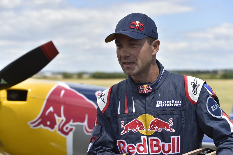 Pilot Šonka vyhrál v Kazani druhý závod Air Race za sebou.