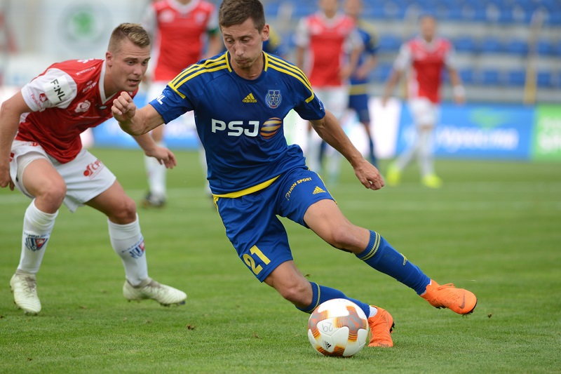 Obránce Till Schumacher přestoupil do Bohemians 1905.