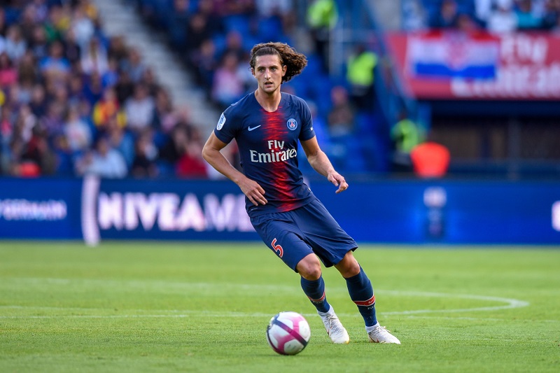 Adrien Rabiot měl projevit zájem odejít do Barcelony.