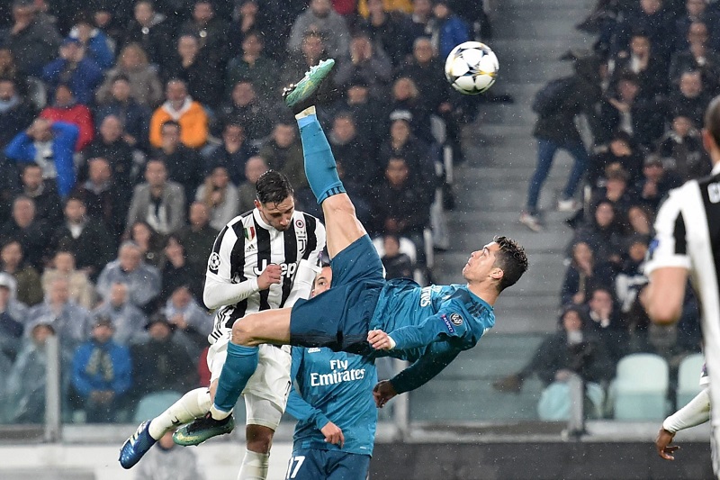 Nejhezčím gólem uplynulé sezony byly nůžky Cristiana Ronalda.