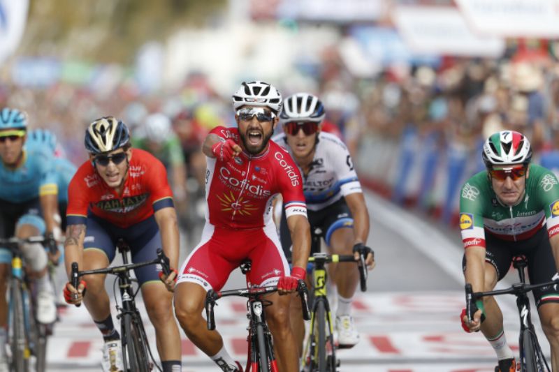Bouhanni oslavující triumf v etapě.