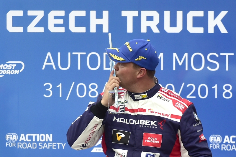 Lacko opanoval první den tahačů v Mostě, vyhrál obě jízdy.