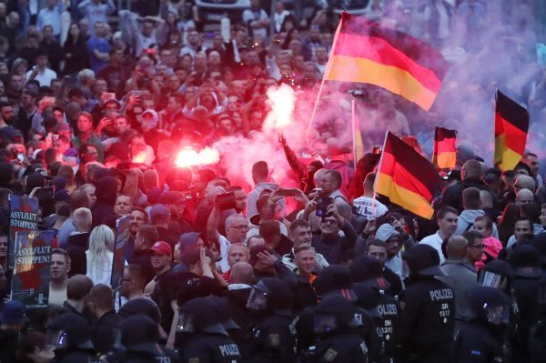 Demonstrace pravicových radikálů. Demonstrace pravicových radikálů.