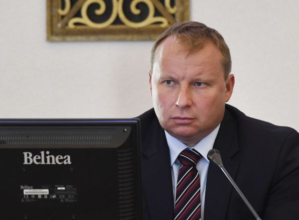 Miroslav Poche (ČSSD).