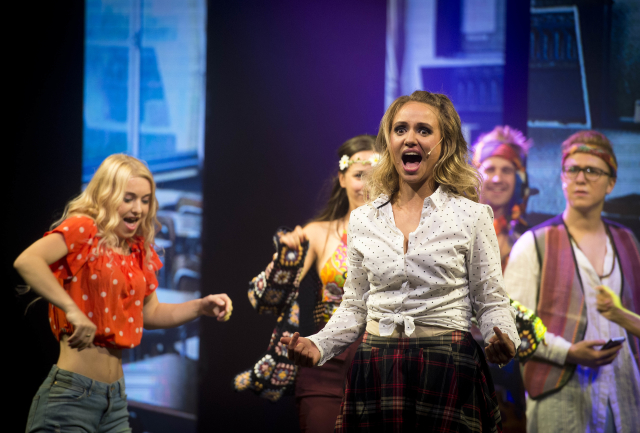 Charlotte Doubravová jako Sheila při novinářské ukázce muzikálu Vlasy 3. září 2018 v pražském Divadle Kalich.