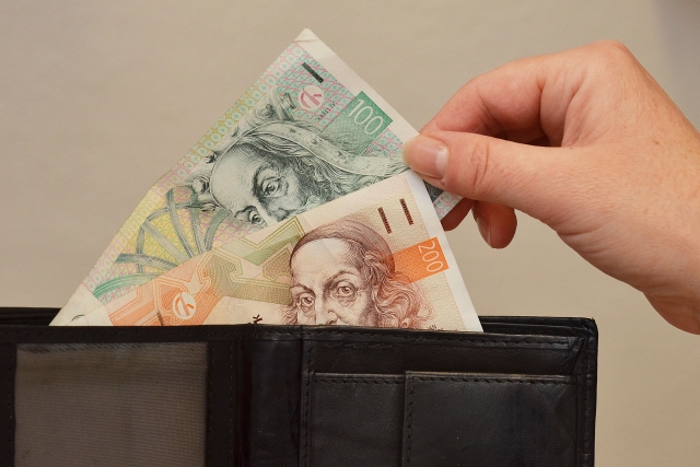 Platy rekordně rostou. Průměrná mzda atakuje hranici 32 tisíc
