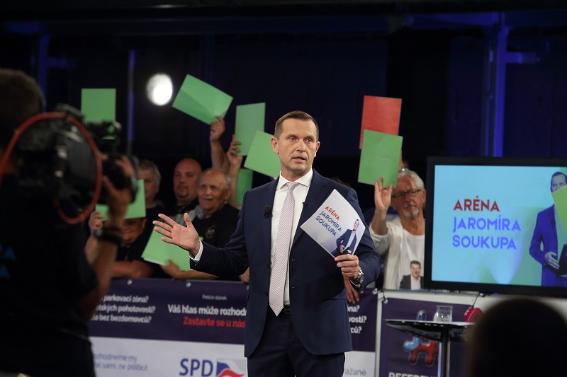 Moderátor Jaromír Soukup. 