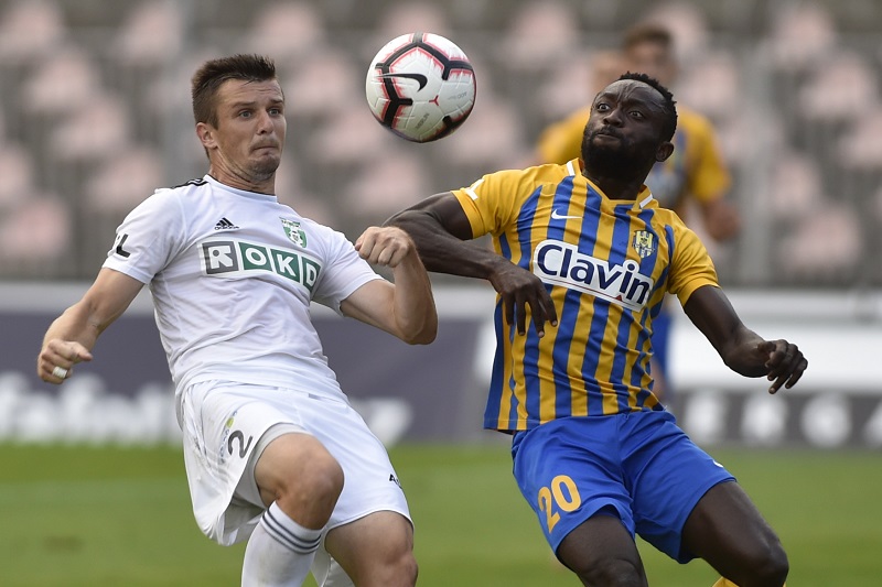 Joel Kayamba bude od jara oblékat dres mistrovské Plzně.