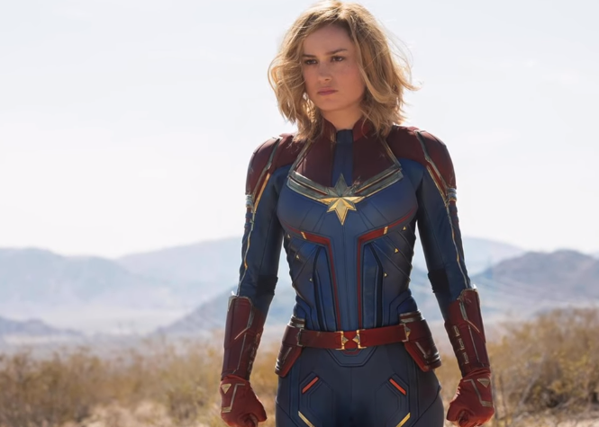 Brie Larsonová jako Captain Marvel.