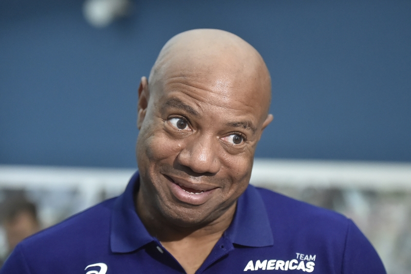 Mike Powell je jedním z kontinentálních trenérů. 