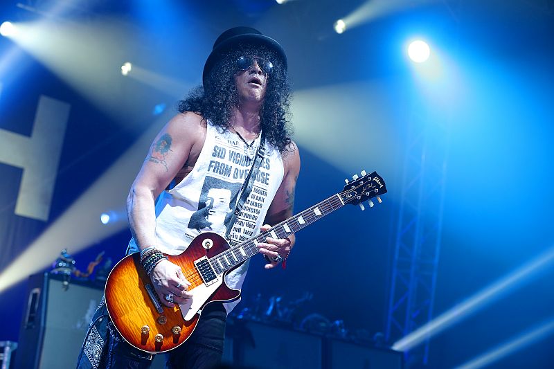 Legendární britsko-americký kytarista Slash.