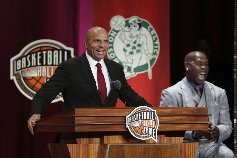 Síň slávy basketbalové NBA má nové členy.