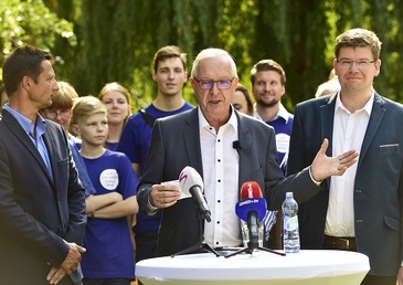 Jiří Drahoš při zahájení své kampaně do Senátu ČR.