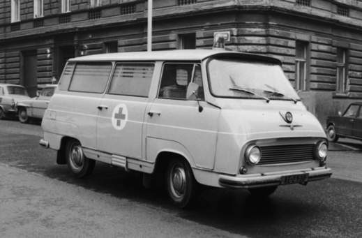 Automobil Škoda 1203 jako záchranná služba.