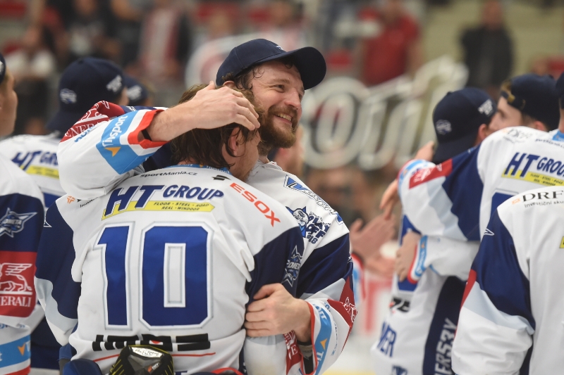 Hokejisté Brna mohou jako druzí v historii dokonat hattrick a napodobit Vsetín.