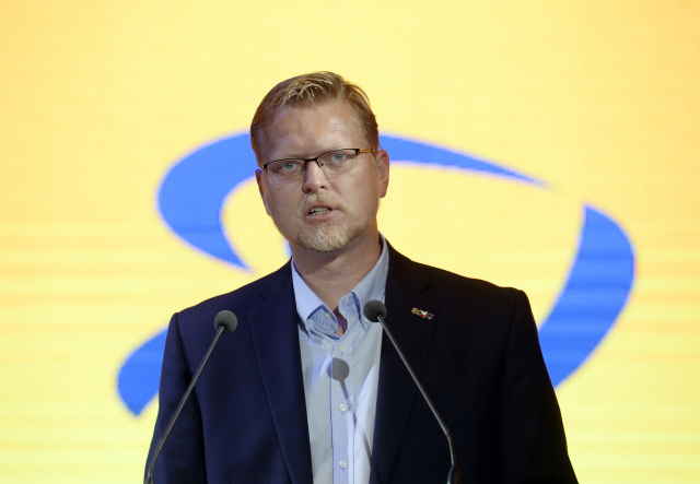 Předseda KDU-ČSL Pavel Bělobrádek. Předseda KDU-ČSL Pavel Bělobrádek.