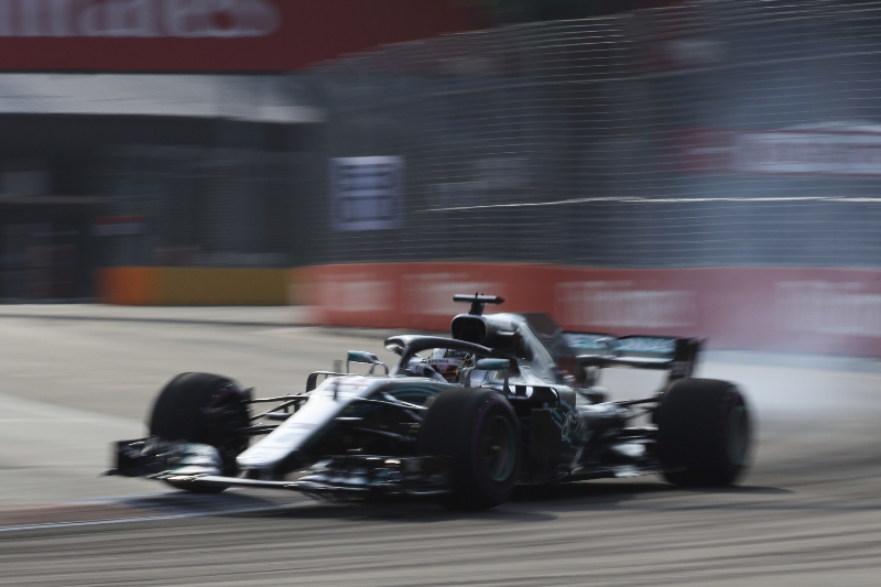 Kvalifikaci v Singapuru vyhrál Hamilton, Vettel byl třetí.