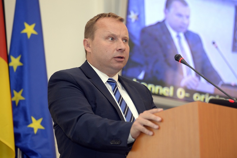 Europoslanec Miroslav Poche, který zároveň působí na ministerstvu zahraničí jako politický tajemník.