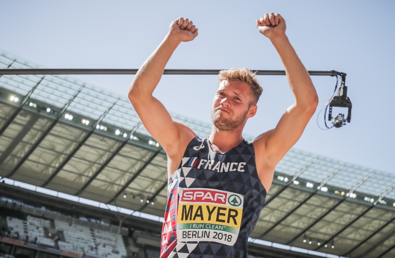 Francouz Mayer zlepšil světový rekord na 9126 bodů.