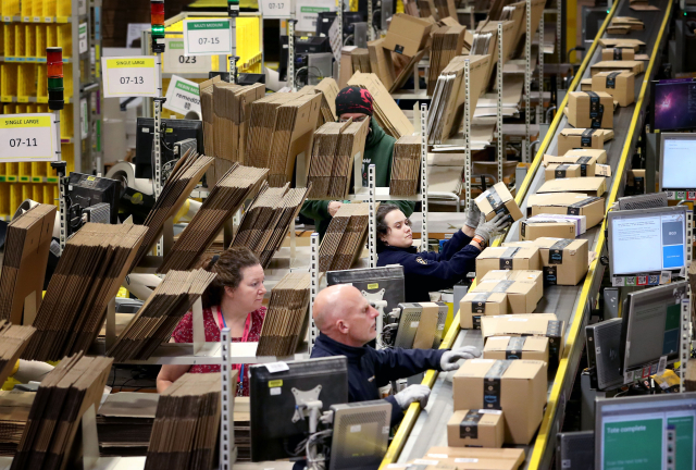 Logistické centrum Amazonu.