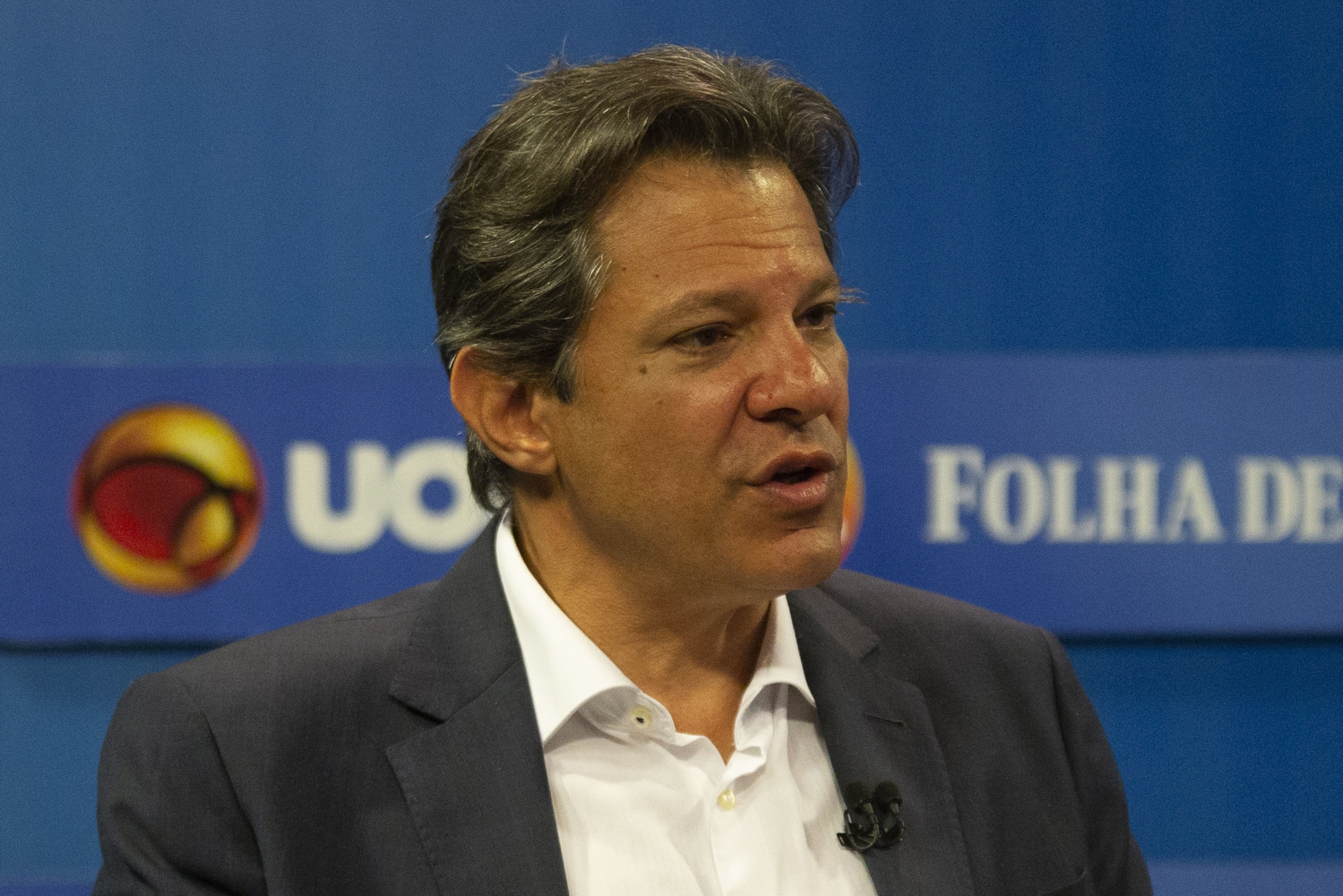 Levicový kandidát Fernando Haddad, který minulý týden nahradil uvězněného exprezidenta Luize Inácia Lulu da Silva. Levicový kandidát Fernando Haddad, který minulý týden nahradil uvězněného exprezidenta Luize Inácia Lulu da Silva.