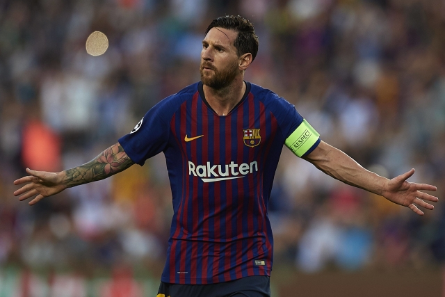 Lionel Messi vstřelil PSV dva góly.