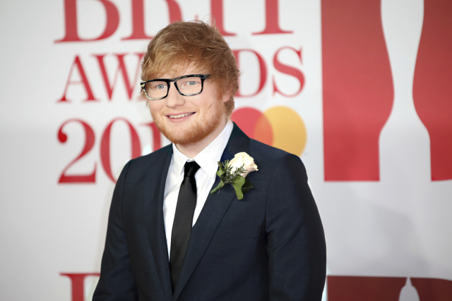 Zpěvák Ed Sheeran.