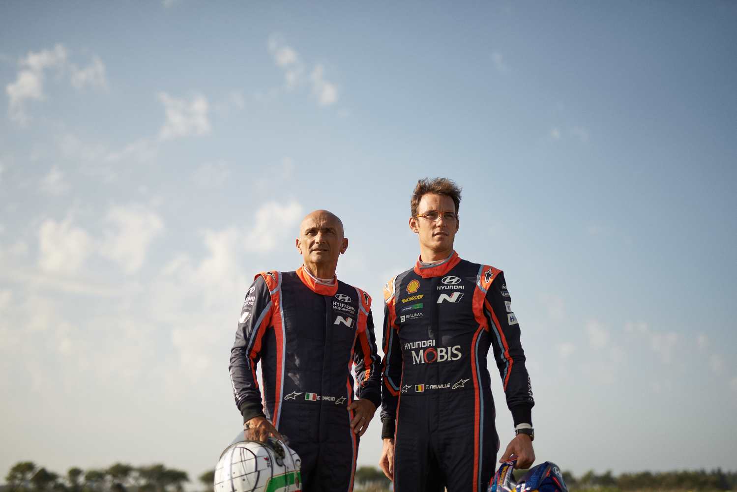 Jezdci Gabriele Tarquini a Thierry Neuville. 