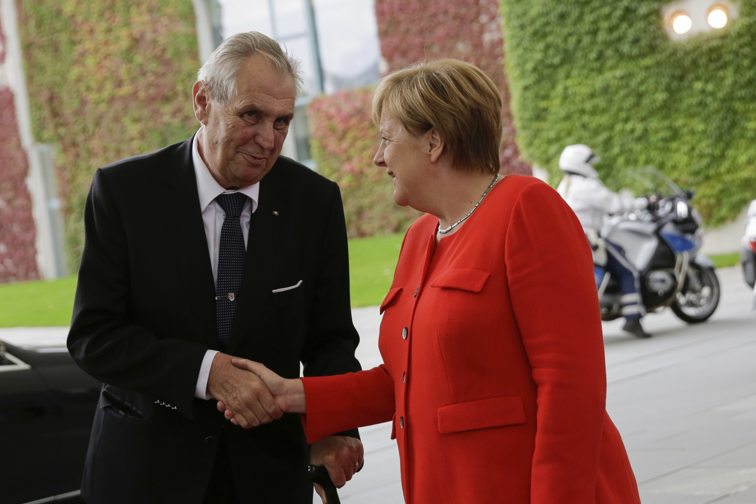 Prezident Miloš Zeman s německou kancléřkou Angelou Merkelovou.