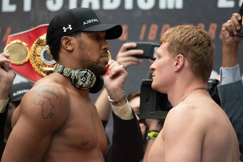 Anthony Joshua a Alexander Povetkin (ilustrační foto).