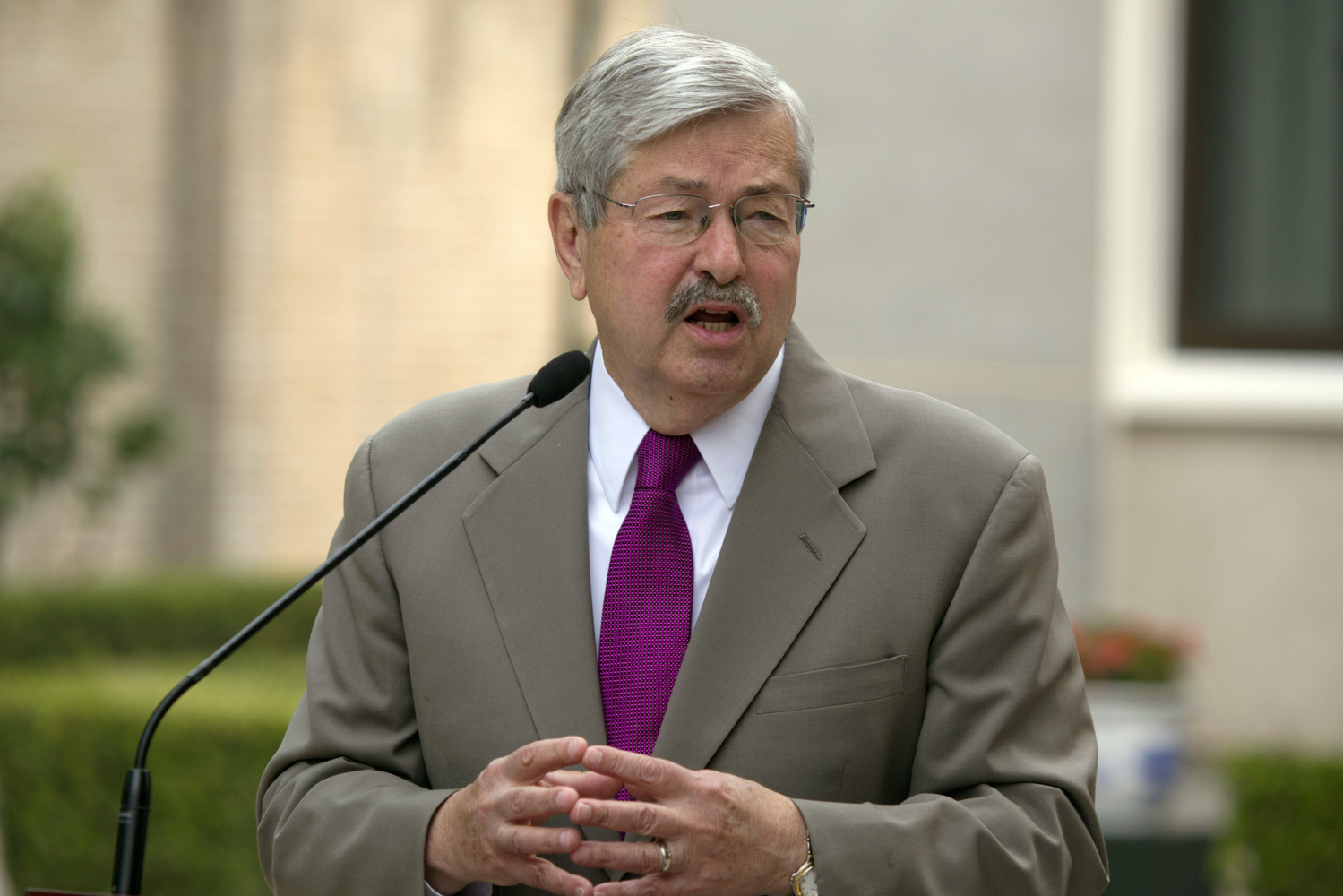 Americký velvyslanec v Pekingu Terry Branstad.