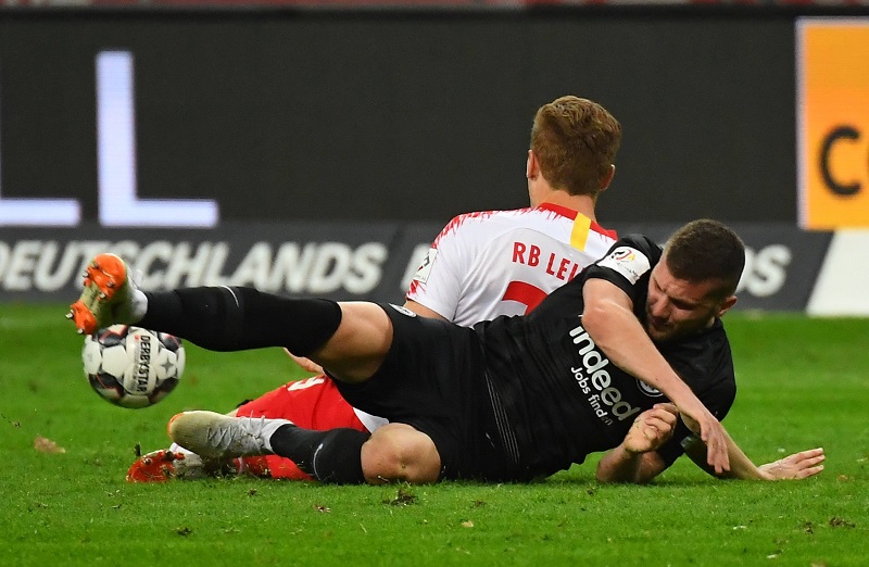 Fotbalisté Frankfurtu remizovali ve 4. kole německé ligy s Lipskem 1:1.