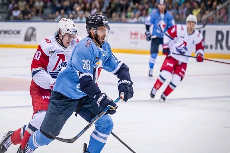 Michal Řepík v Bratislavě válí.