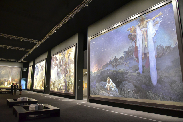Snímek z výstavy Alfons Mucha: Dva světy.