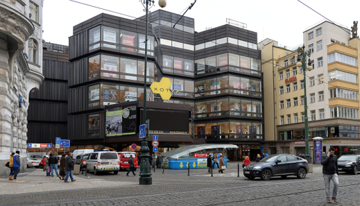 Pražský obchodní dům Kotva.