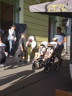 Pavel Liška vyrazil do ulic s praktickým kočárkem pro dvojčata…