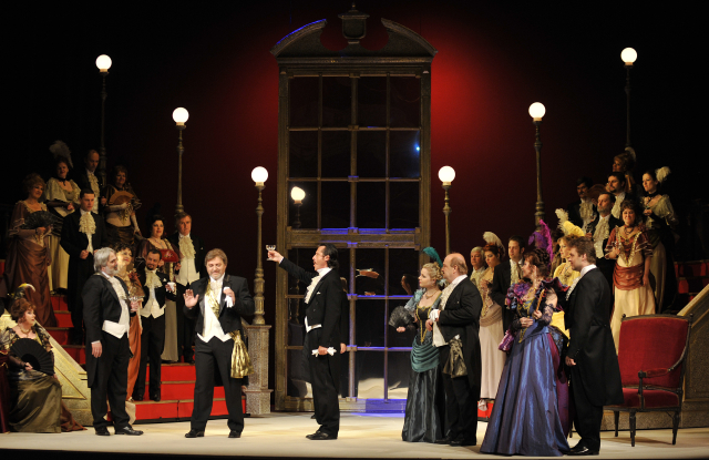 Opereta Veselá vdova z roku 2011.