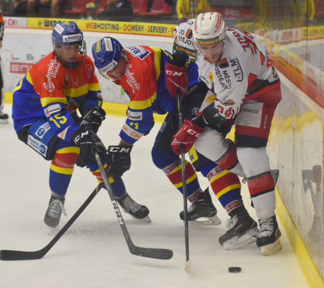 Zleva Pavel Novák, Miloslav Čermák (oba Motor) a Jan Zdráhal (Prostějov).